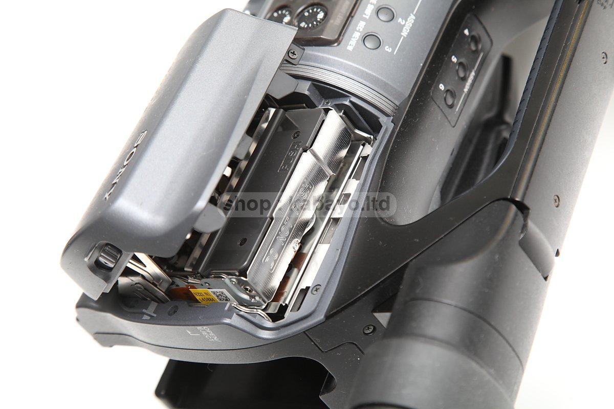 Sony DSR-PD175P – photo 28