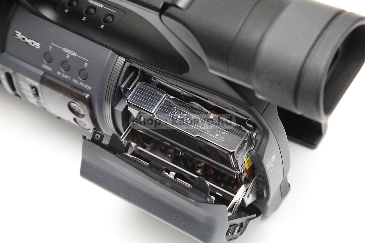 Sony DSR-PD175P – photo 29